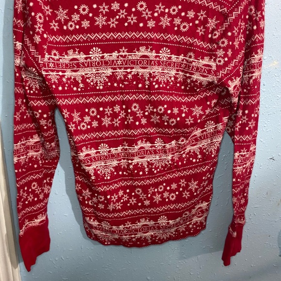Victoria's Secret Women’s Red Christmas Snowflake Button Up Sweater Size M - Picture 7 of 8